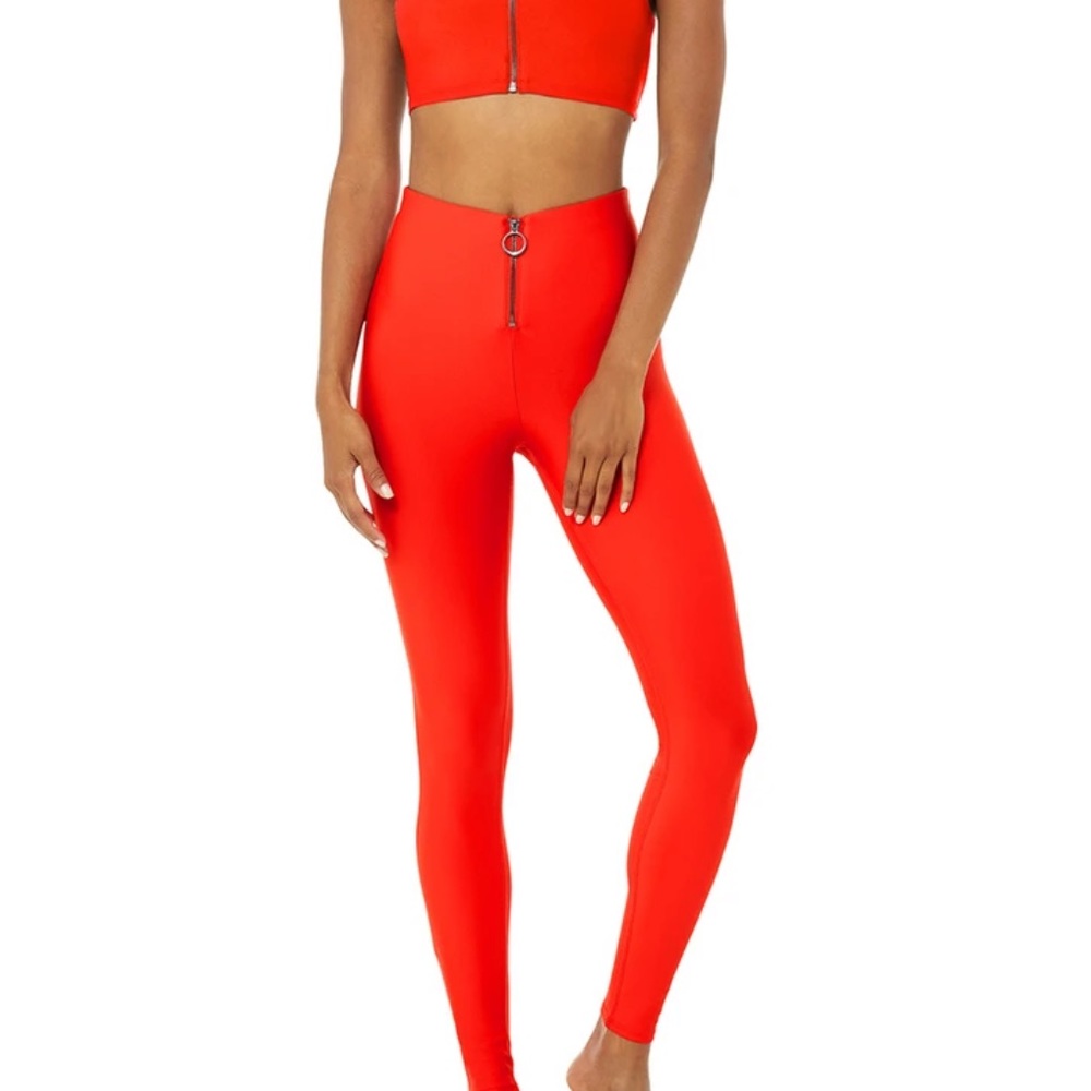 BNWT Alo High-Waist Fast Legging in Cherry Size M